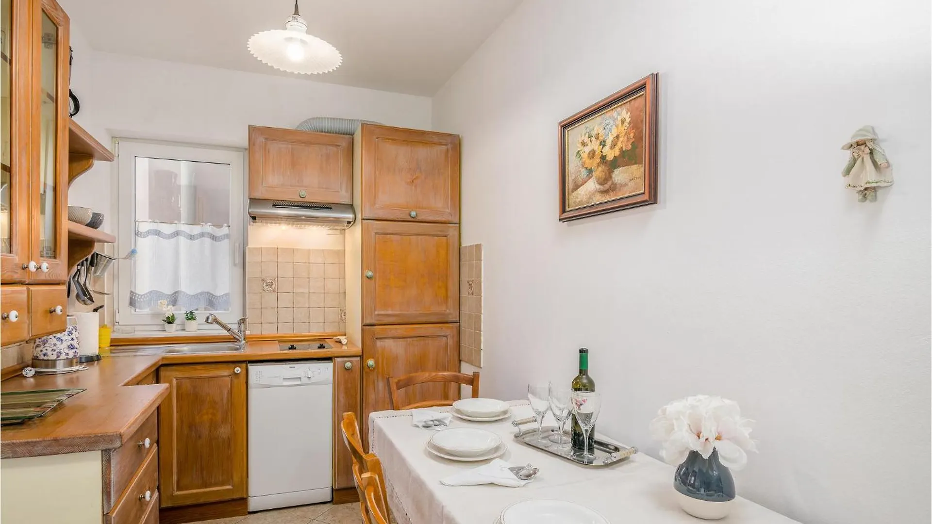 Gorgeous Apartment In Cizici With House Sea View