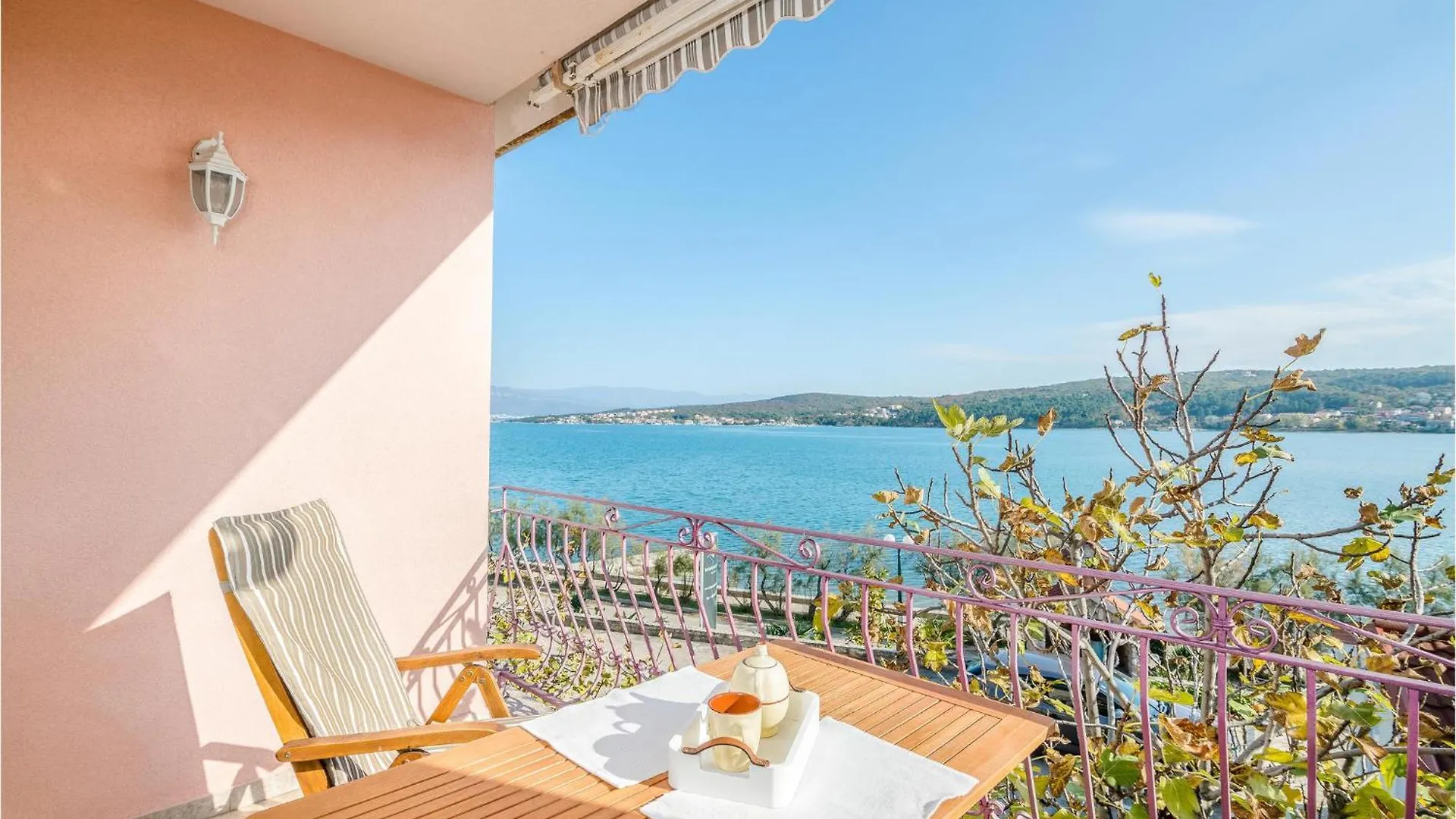 Gorgeous Apartment In Cizici With House Sea View