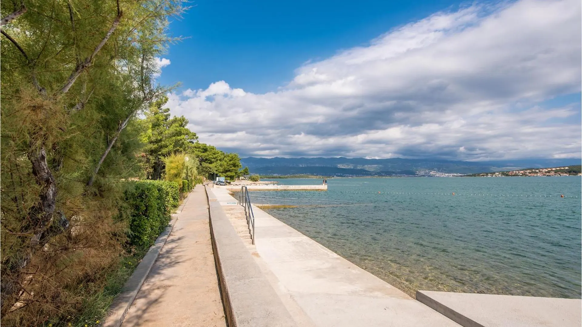 Gorgeous Apartment In Cizici With House Sea View