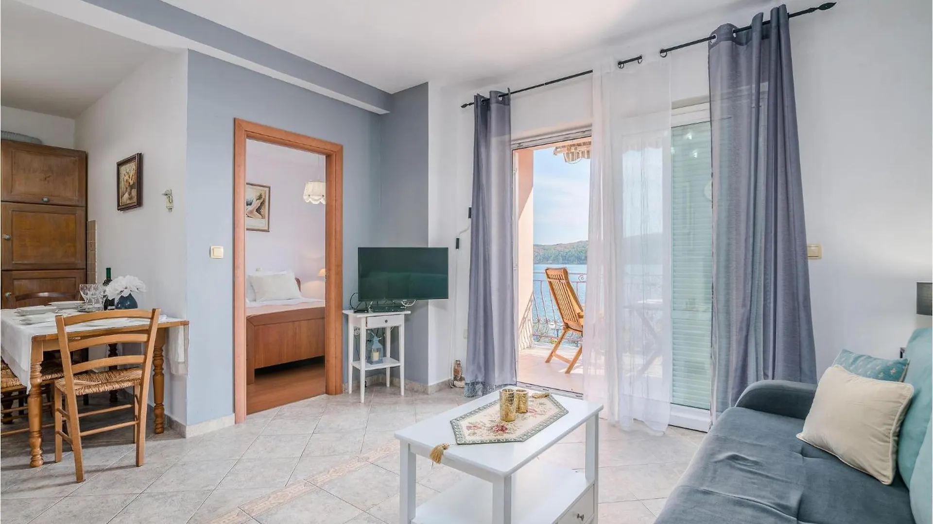 Gorgeous Apartment In Cizici With House Sea View