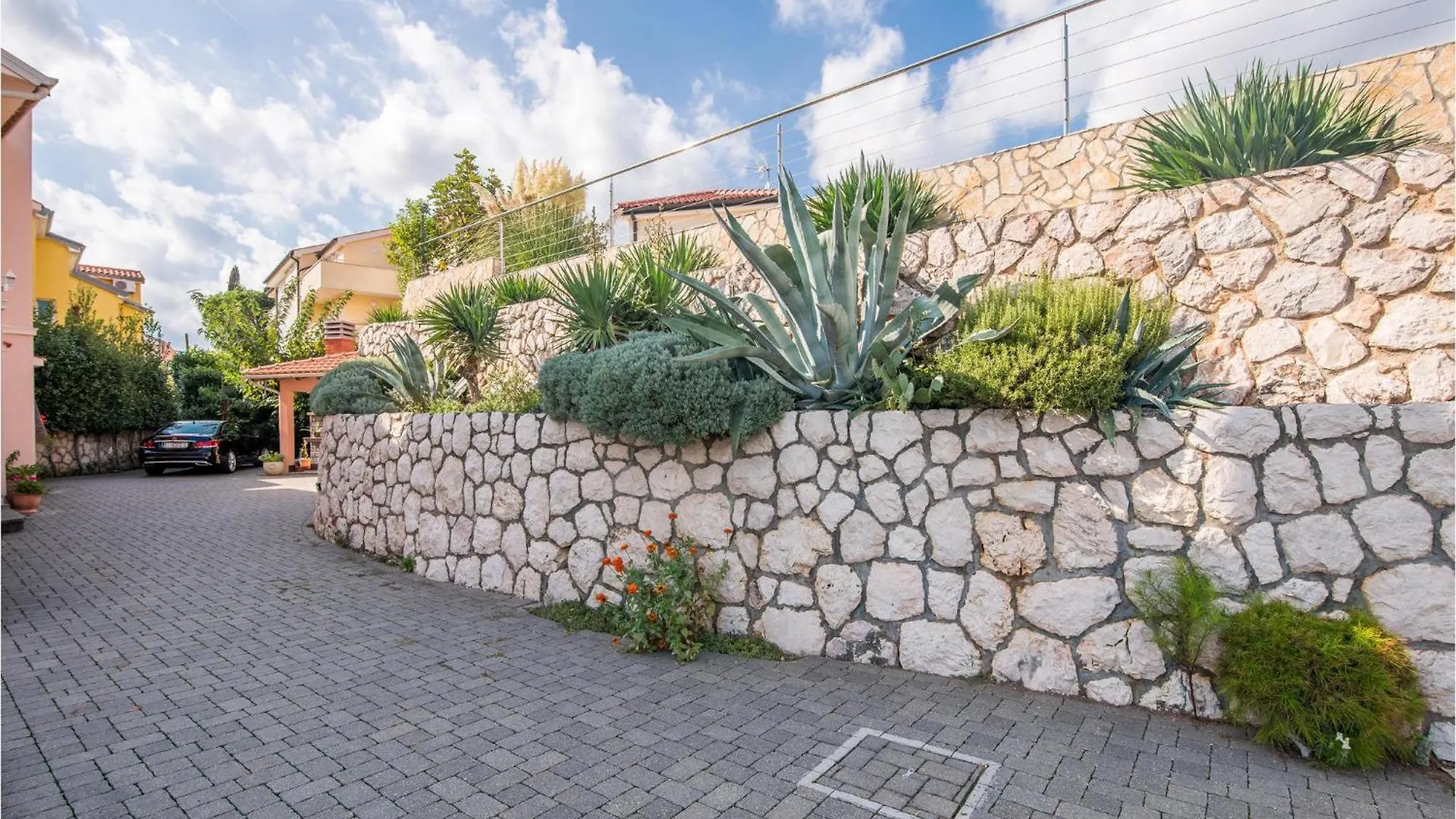 Gorgeous Apartment In Cizici With House Sea View